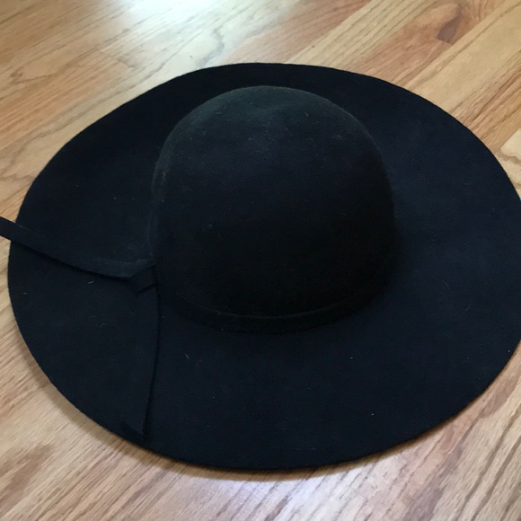Artsy Black Floppy Hat - Picture 2 of 4